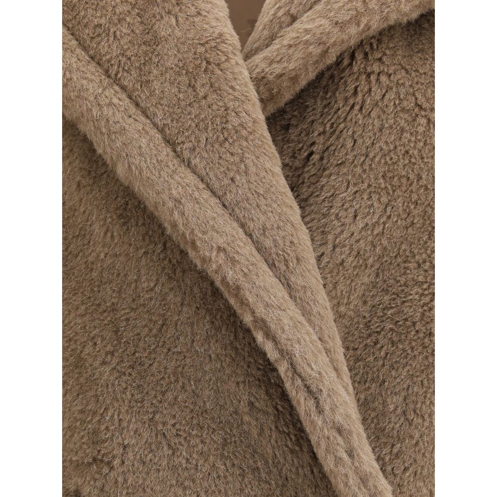 Max Mara Teddy alpaca and wool Vest - Close-up of brown textured fabric with a soft texture